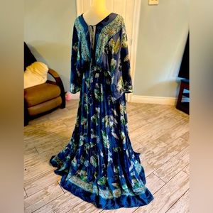 Elegant floor length dressy maxi size medium/large